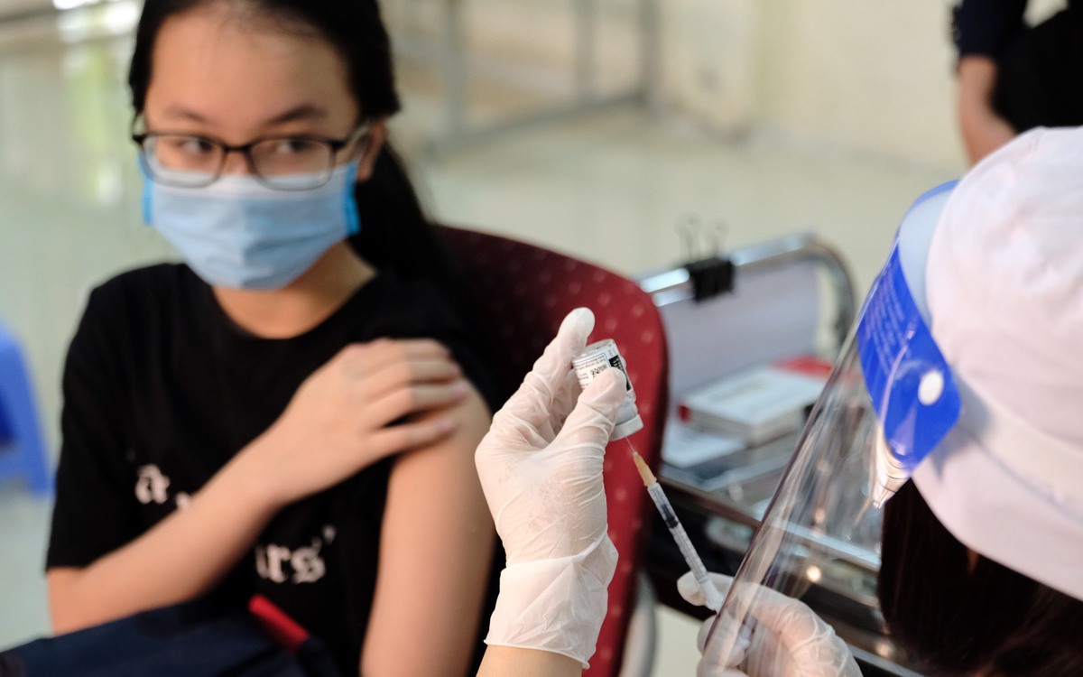 Proposal for Compensation of Over 100 Million VND for Adverse Reactions from Mandatory Vaccination